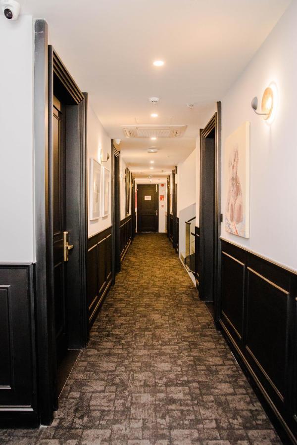 Ambiance Boutique Art Hotel Лахор Экстерьер фото A typical corridor