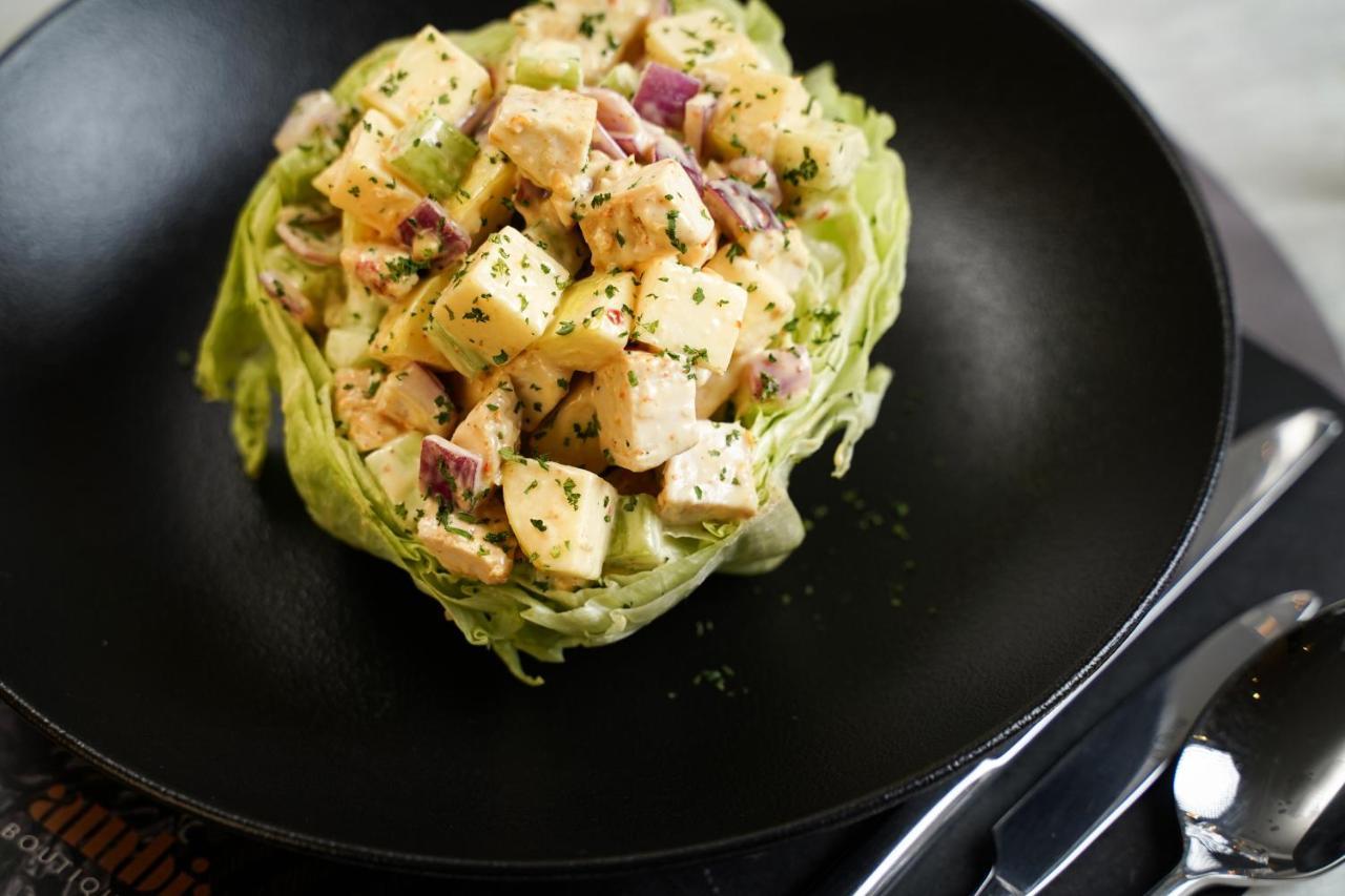 Ambiance Boutique Art Hotel Лахор Экстерьер фото A salad with chicken